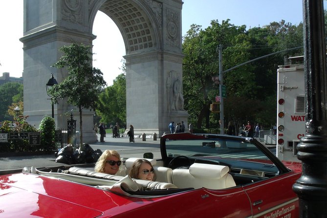 Chauffeured 2 hour Private Tour in a Dodge Challenger Convertible - Brooklyn Bridge to Brooklyn Heights Promenade: the skyline moment