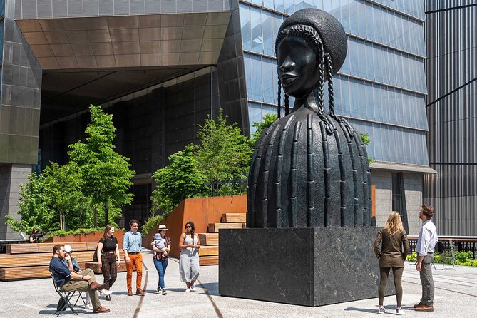 Chelsea Galleries and High Line; Art, Architecture and History - Stop 4: Chelsea galleries underneath the High Line