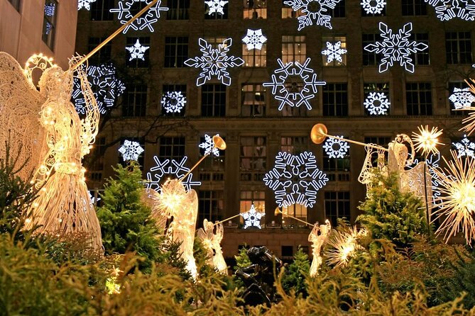 Christmas in New York: Private Holiday History Tour - St. Patrick’s Cathedral: Christmas spirit in gothic scale