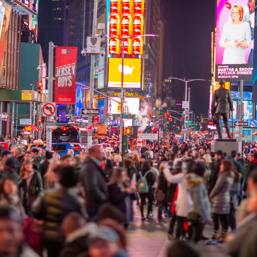 Christmas in New York: Skip-the-Line Holiday Lights Tour - Should You Book This Christmas Lights Tour?