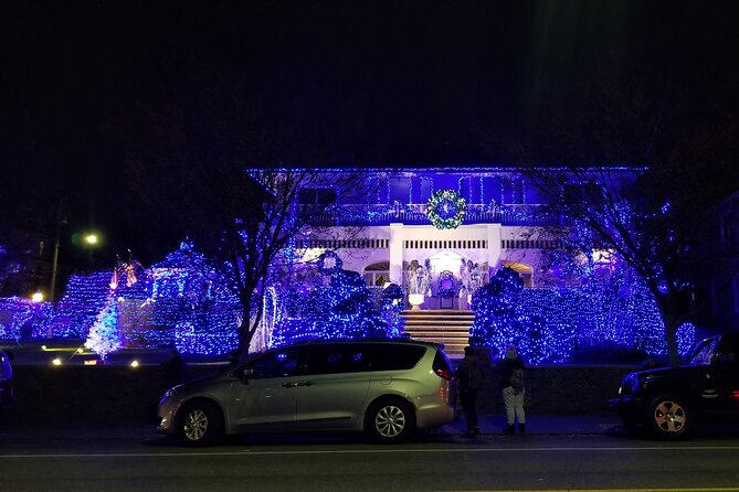 Christmas Lights Tour of Dyker Heights Brooklyn - A holiday lights tour that starts in Midtown