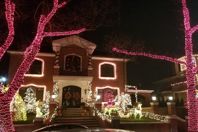 Christmas Lights Tour of Dyker Heights Brooklyn - Who should book this Dyker Heights Christmas Lights tour?
