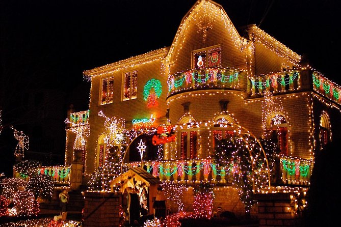 Christmas Lights Tour - Times Square Meet-Up at 4:00 PM: How to Avoid the Head-Scratch Moment