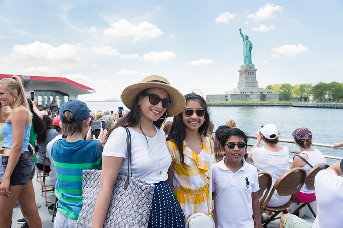 Circle Line: 2.5hr - Complete Manhattan Island Cruise - Seating choices: standard comfort vs. premium views