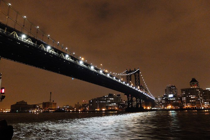 Circle Line: 2hr - New York City Harbor Lights Cruise - The guide and the app: how the narration really helps