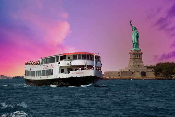 Circle Line: 2hr - New York City Harbor Lights Cruise - The 2-hour route: Manhattan lights, Brooklyn Bridge, and a Liberty pass