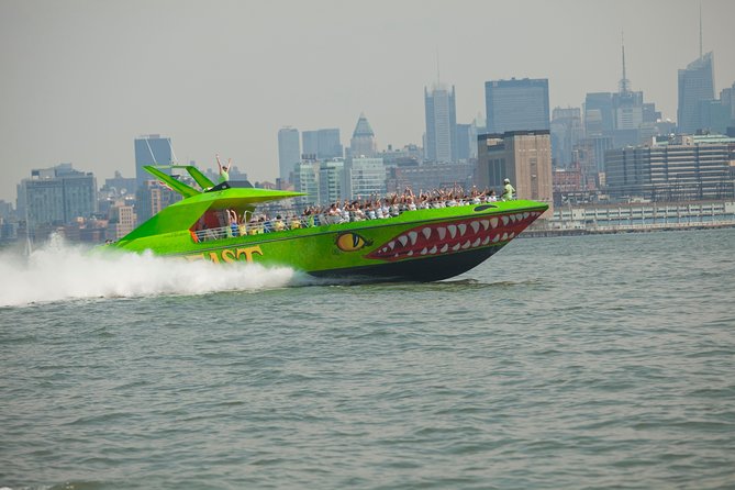 Circle Line: NYC BEAST Speedboat Ride - The Statue of Liberty Photo Stop: Quick, Close, and Picture-Friendly
