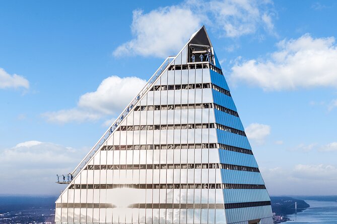City Climb: The Ultimate Skyscraping Adventure at Edge - The lean-out moment: why the view feels bigger than the height