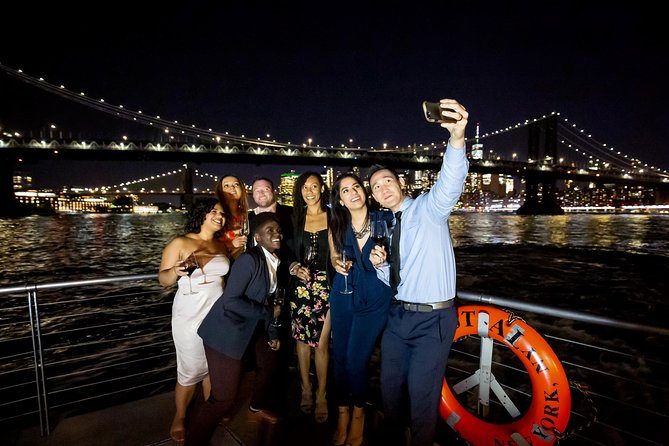 City Cruises New York: Bateaux Premier Dinner Cruise - The dinner itself: what you get and how it should fit your expectations