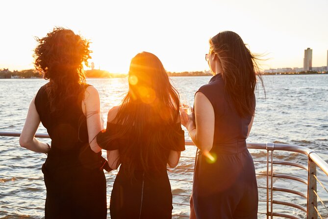 City Cruises New York: Signature Dinner Cruise - Pier 61 Dinner Cruise: An NYC Night That Feels Easy