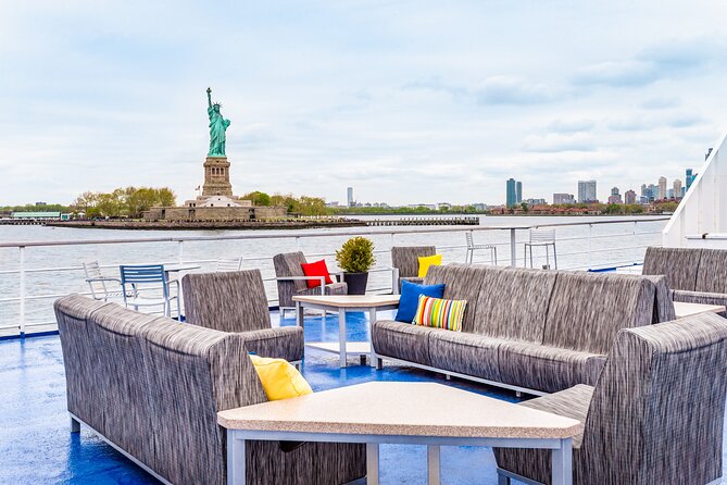 City Cruises New York Signature Lunch Cruise - Timing on the Hudson and East Rivers: how to get the photos you came for