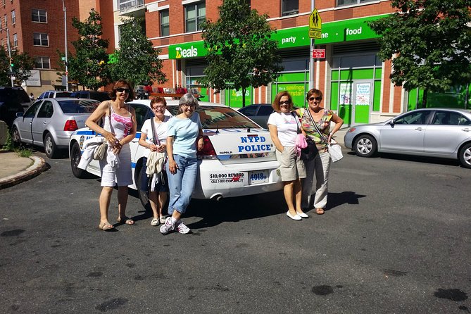 Contrasts VIP Private (We visited Harlem, Bronx, Queens, Brooklyn and Manhattan) - Pickup, vehicles, and small comforts that matter in NYC
