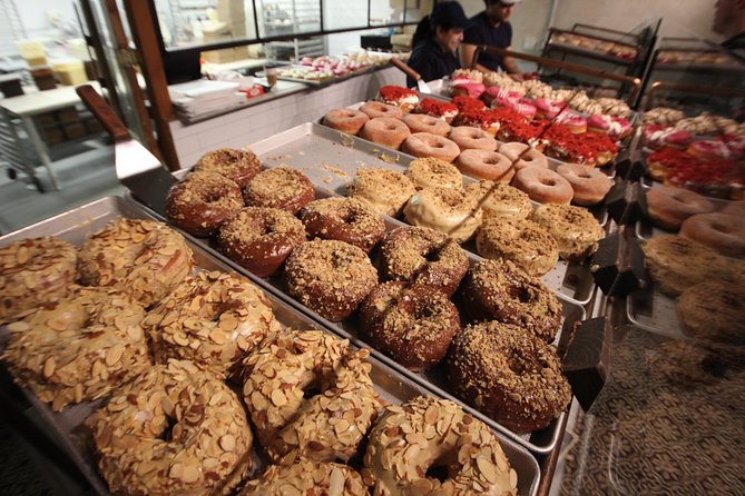 Delicious Donuts in Union Square: New York's Sweetest City Tour - Union Square walk: landmark spotting while you keep eating