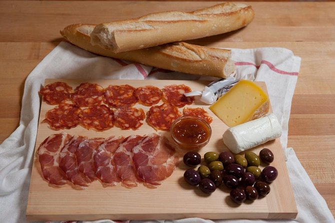 Deluxe Picnic for 2 (Grab and Go) - Key things to know before you go