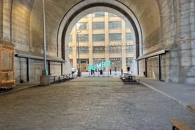 DUMBO Brooklyn Food and Culture Tour - Fruit Street Sitting Area: Views Over Harbor and a Washington-Era Moment