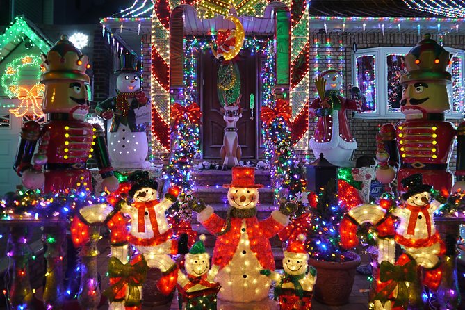 Dyker Heights Brooklyn Christmas Lights Tour - The Brooklyn Bridge and Manhattan skyline views you’ll actually remember