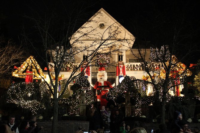 Dyker Heights Brooklyn Christmas Lights Tour - Logistics that matter: timing, weather, and group size