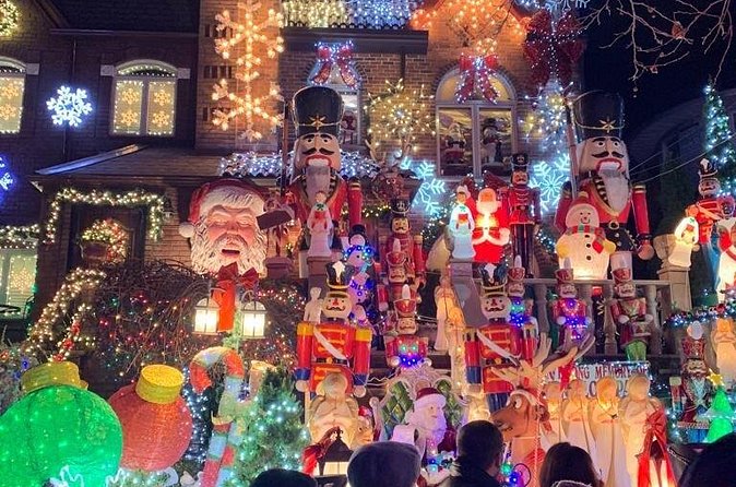 Dyker Heights Christmas Lights Tour - Dyker Heights: The Hour That Makes or Breaks the Evening