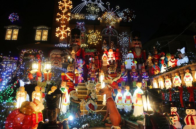 Dyker Heights Christmas Lights Tour from Times Square - Empire State Building’s holiday lighting: what you’re really looking for