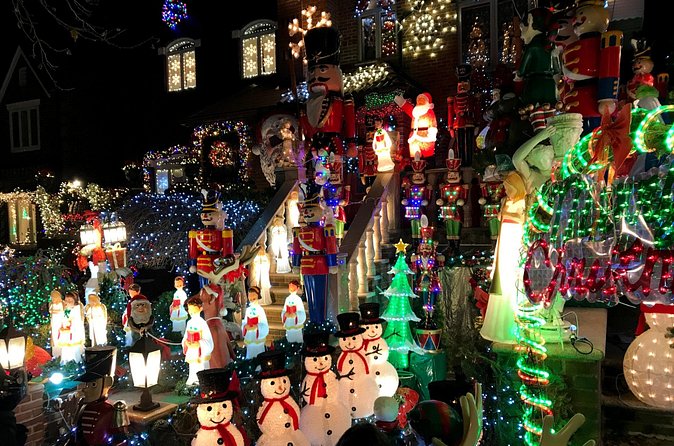 Dyker Heights Christmas Lights Tour from Times Square - Photos: how to get shots without losing the vibe