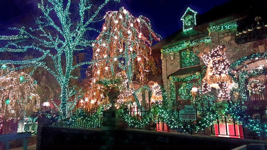 Dyker Heights Holiday Lights - Should you book Dyker Heights Holiday Lights?