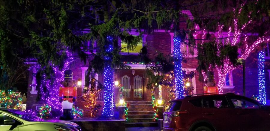 Dyker Heights Holiday Lights - Price and value: is $47 worth it?