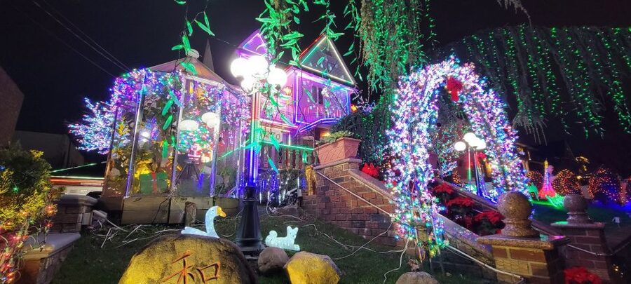 Dyker Heights Holiday Lights - Who this tour suits best (and who should skip it)