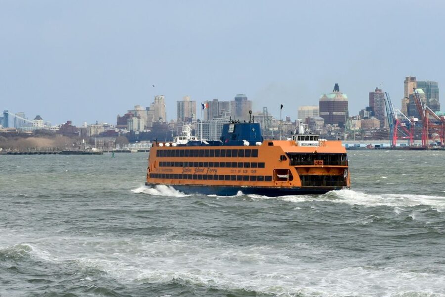 Easy Access Statue of Liberty & Brooklyn Bridge Discovery - The Statue of Liberty photo stop (and what to watch for)