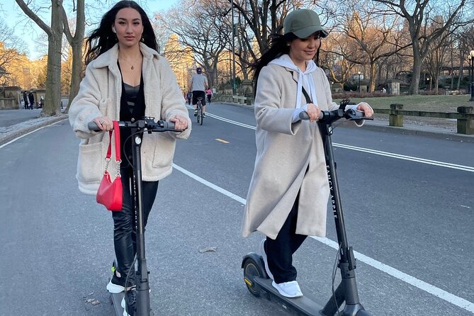 Electric Scooter Rental NYC - The first 10 minutes: lesson, helmet, and controls that click fast