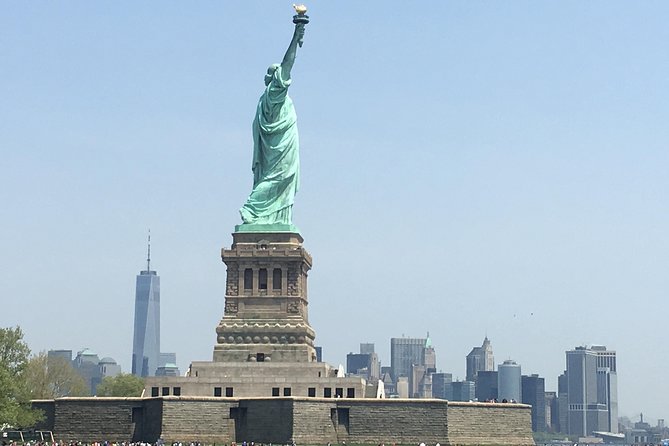 Ellis Island Statue of Liberty and 9/11 Memorial Pools Tour - Stop 2: Ellis Island Museum and the immigration experience