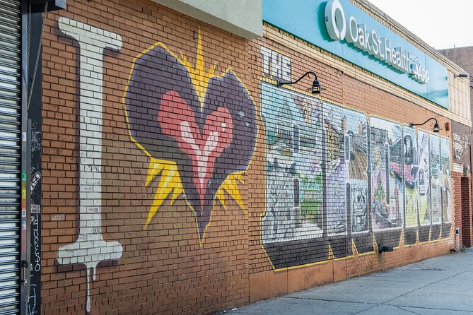 Explore NYC- Tour of Manhattan, The Bronx, Queens & Brooklyn - How the air-conditioned van keeps the day comfortable