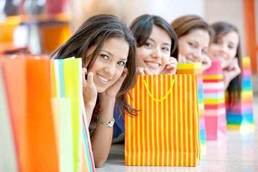 Fashion on Fifth Avenue Shopping Tour - Optional Makeover Session: Turn Purchases Into a Night-Out Look