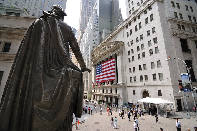Financial Crisis Tour with a Finance Professional - Ending Near the Federal Reserve: What You’ll Notice on the Way Out