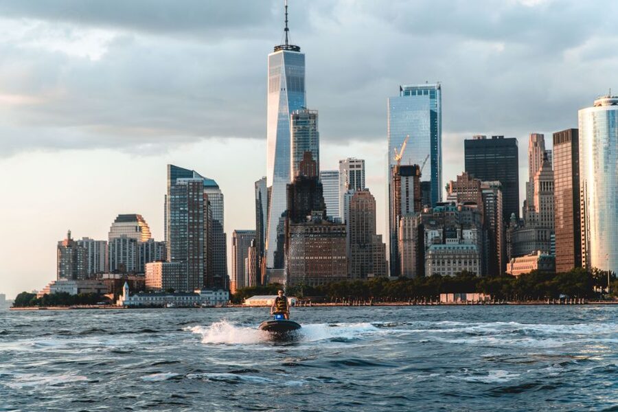 From Jersey City: Manhattan Jet Ski Tour - From Jersey City to the water: quick ferry, then jet skis