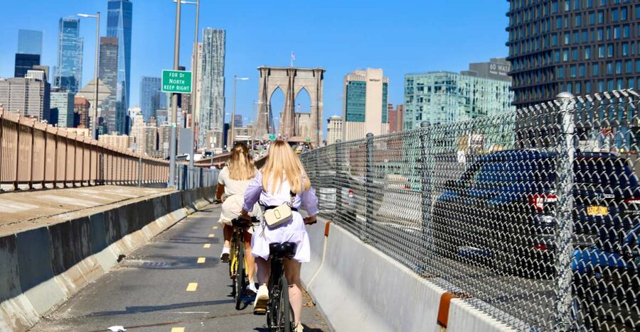 From Manhattan: 2-Hour Brooklyn Bridge Bike Tour - Looping back toward the waterfront and downtown sights