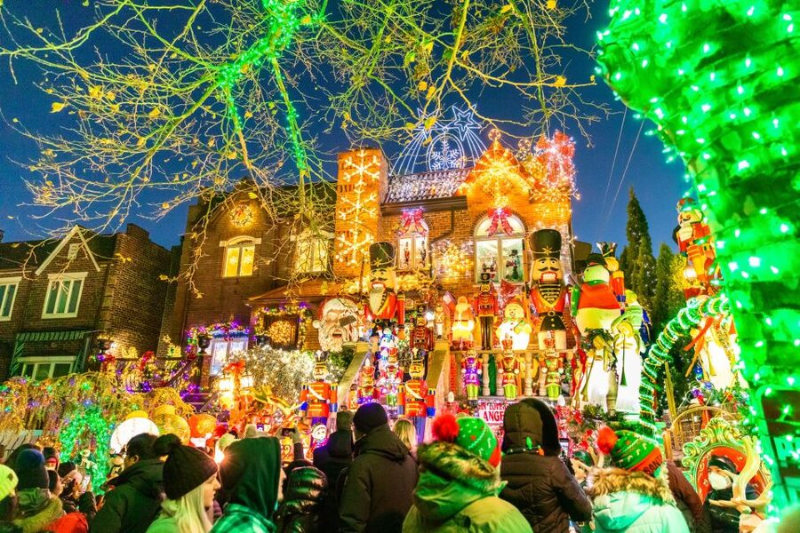 From Manhattan: 4-Hour Dyker Heights Holiday Lights Bus Tour - The bus ride through New York: use the drive time for real context