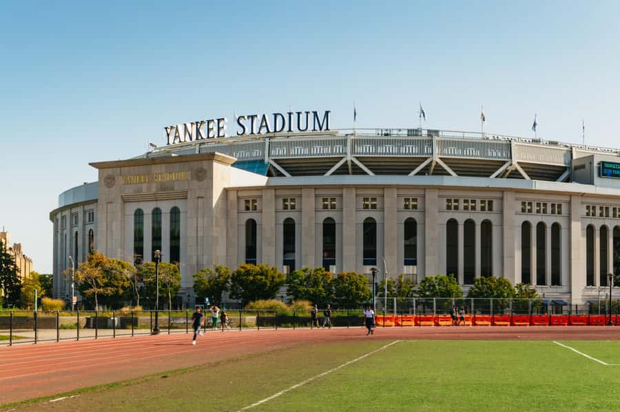 From Manhattan: Full-Day NYC Boroughs and Coney Island Tour - Harlem and the Apollo Theater: Music Landmarks With Real Names