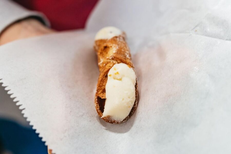 From Manhattan: Half-Day Brooklyn Food and Culture Bus Tour - Why this Brooklyn bus tour works better than a casual food crawl