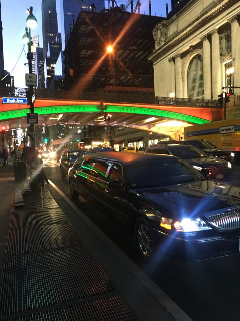From Manhattan: Private Brooklyn Christmas Tour by Limousine - Price and value: is $959 per group worth it?