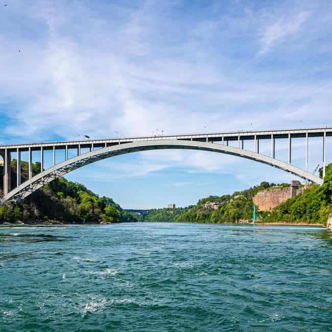From New York City: Niagara Falls Guided Tour - Bridal Veil Falls Photo Stop: Quick Dramatic Payoff