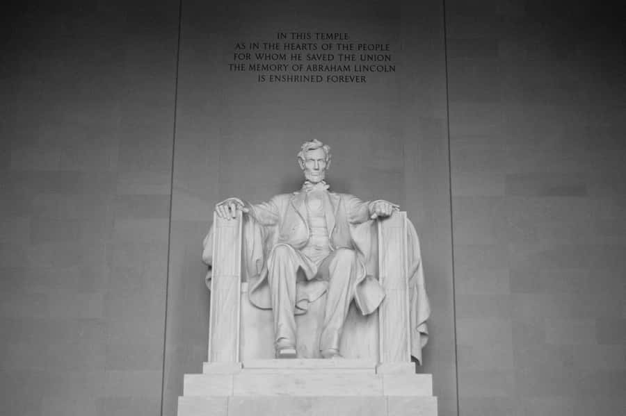 From New York City: Washington and Philadelphia 1-Day Tour - White House and Capitol: Quick Photos of Big Power