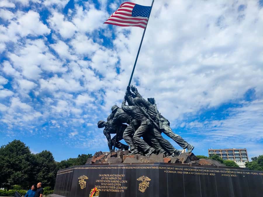 From New York City: Washington and Philadelphia 1-Day Tour - Washington, DC: National Mall Moments and the Lincoln Memorial