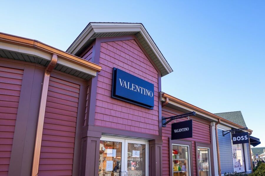 From NYC: Woodbury Common Premium Outlets Shopping Tour - Price and logistics: is $47 really a bargain?