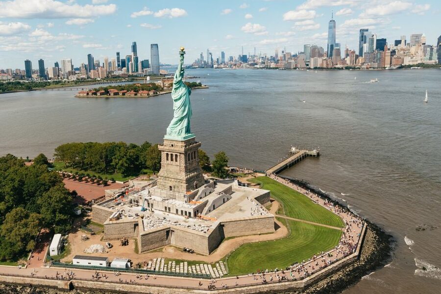 From Westchester: Private NYC Helicopter Tour for 2-6 People - Why a Westchester private helicopter beats the usual NYC hassle