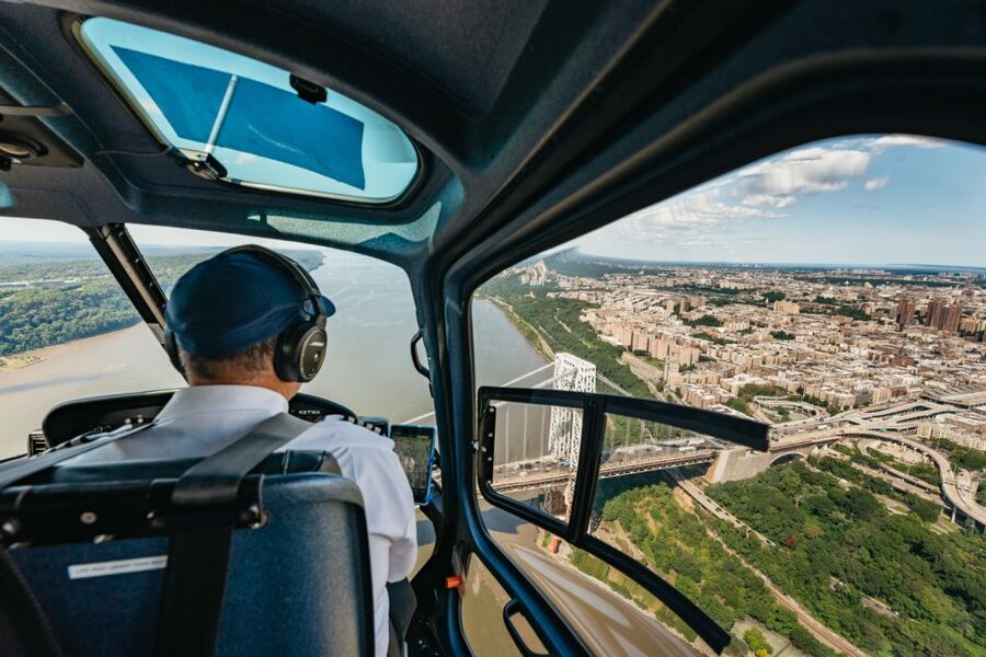 From Westchester: Private NYC Helicopter Tour for 2-6 People - Day vs sunset vs evening: the skyline’s biggest personality change