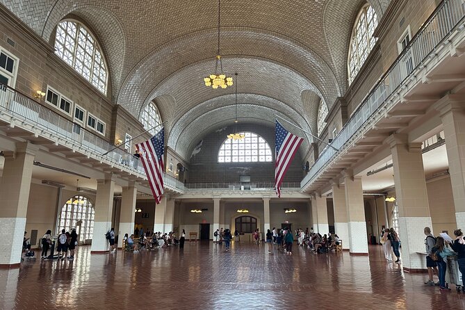 Full Day New York City Tour with Private Guide - Charging Bull, the Staten Island Ferry, and Brooklyn Bridge Views