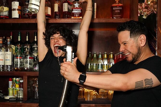 Glitz Glamor and Gangsters Hell's Kitchen Bar Tour NYC - Where the Tour Starts: One Worldwide Plaza at 7:30 pm