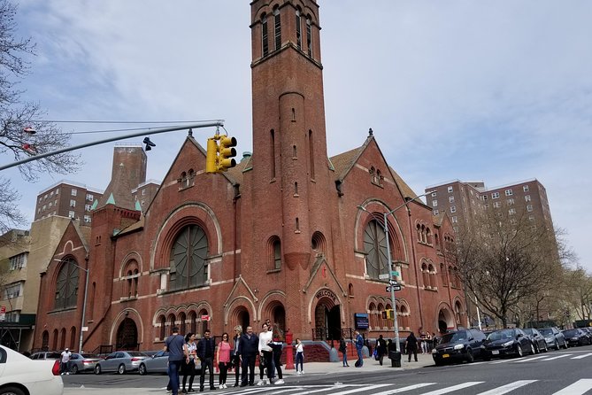 Gospel Mass in Harlem. - How long it really runs: photo stops vs. church time