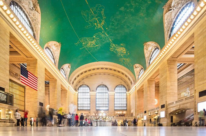 Grand Central Terminal: Secrets & Stories Tour - Campbell Apartment finale: from private office to speakeasy-style stop