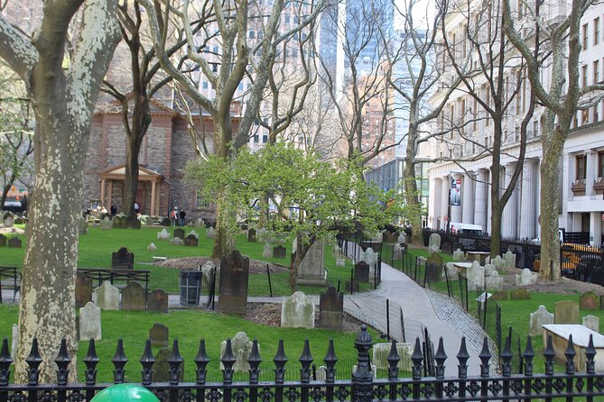 Gray Line New York Fully Guided 5 Hour Sightseeing Tour - Greenwich Village Sights: Pass-By Views That Help You Recognize the Neighborhood